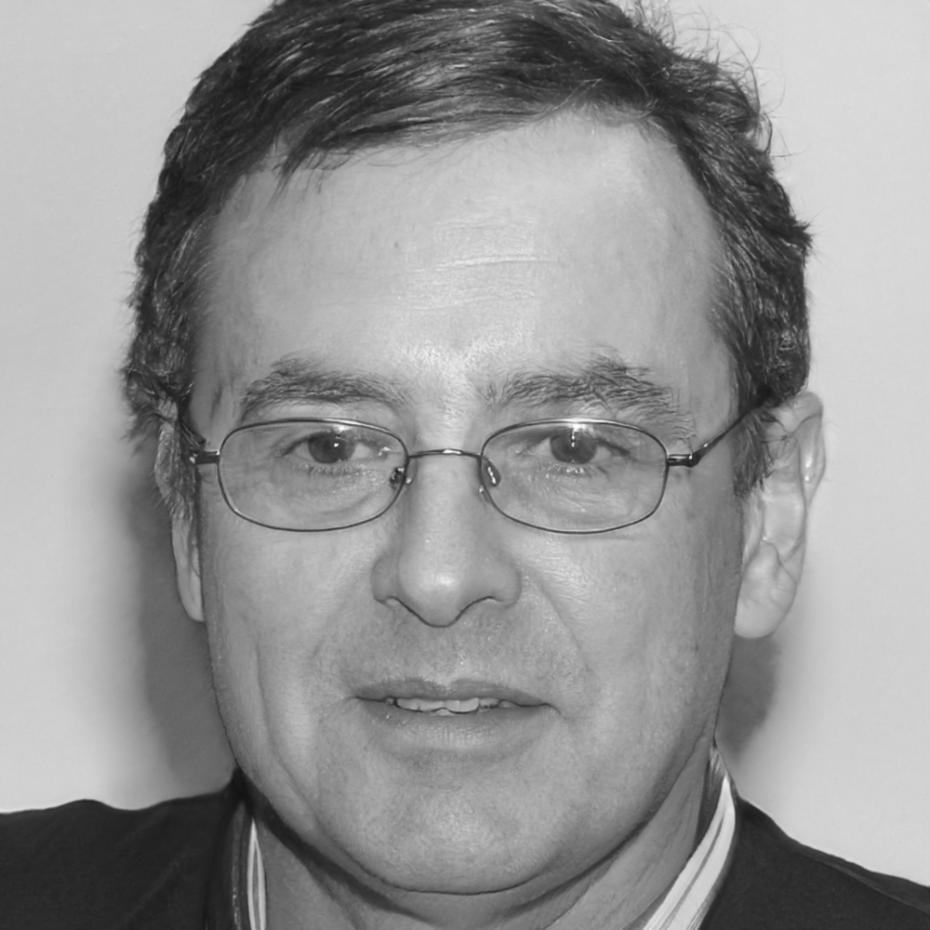 Instructor Radu Constantinescu
